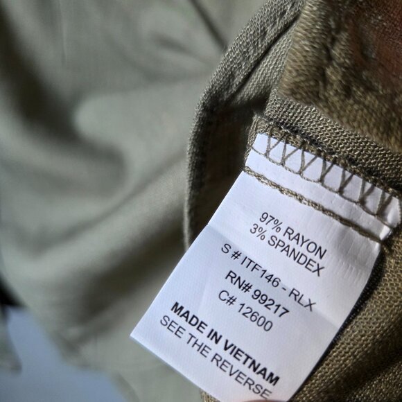 EUC LIKE NEW MOA MOA V NECK LOOSE FITTING SHIRT TOP SIZE LARGE - Picture 13 of 15